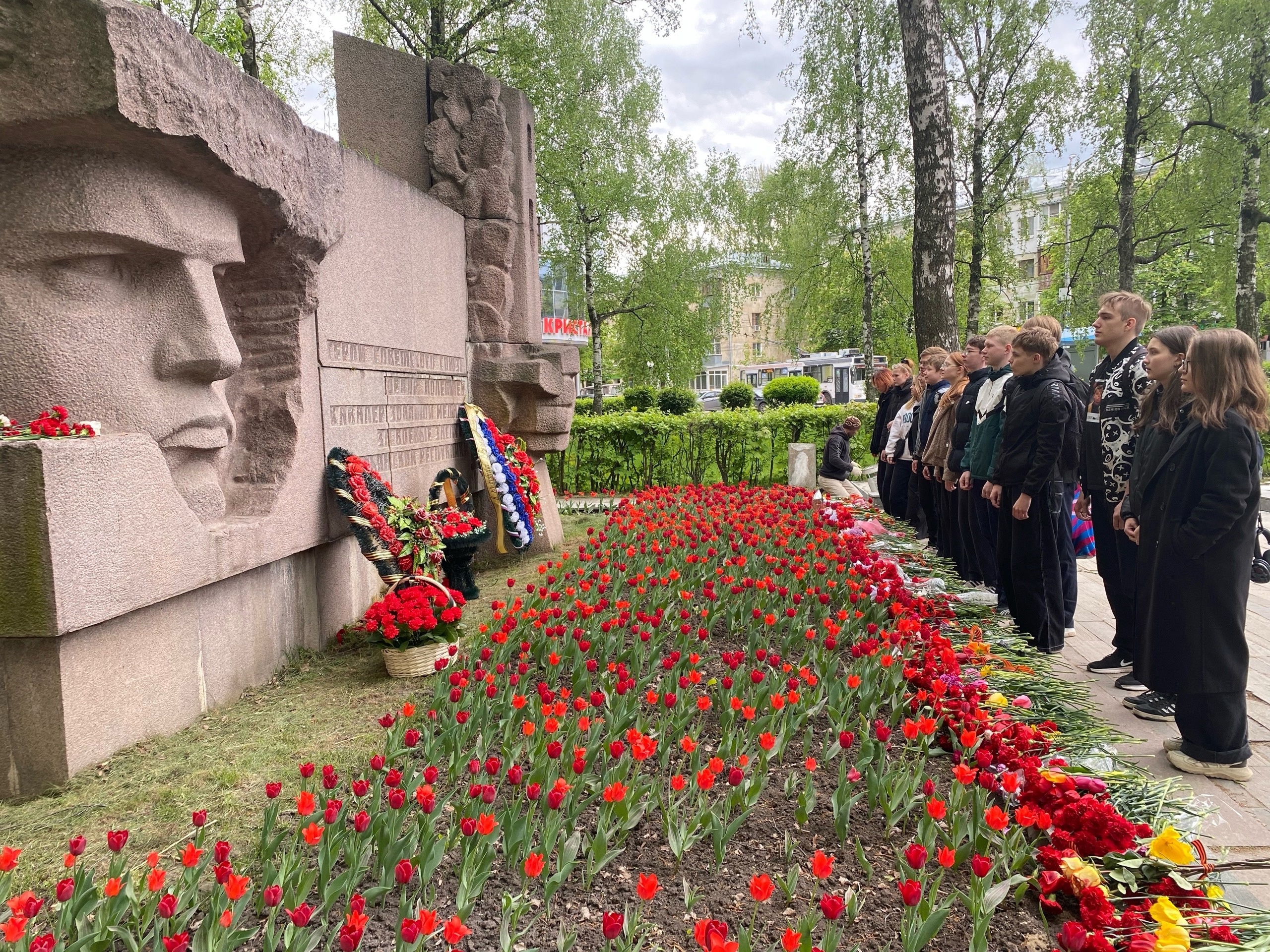 Урок мужества и возложение цветов к памятнику Ф.А. Полетаева..